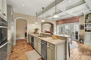 2343 Roswell Ave, Charlotte, NC 28207 - Photo 10