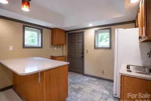 1002 Windsor Dr, Asheville, NC 28803 - Photo 16