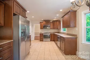 1002 Windsor Dr, Asheville, NC 28803 - Photo 6