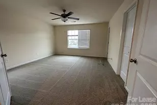 5512 John McDowell Pl, Charlotte, NC 28217 - Photo 10