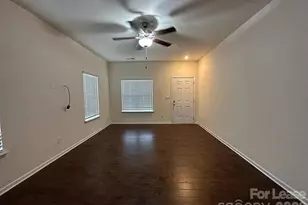 5512 John McDowell Pl, Charlotte, NC 28217 - Photo 6