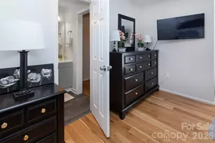 212 W 10th St, Charlotte, NC 28202 - Photo 8
