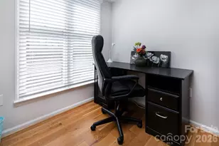 212 W 10th St, Charlotte, NC 28202 - Photo 6