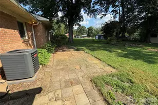 805 Furman St, Dallas, NC 28034 - Photo 18