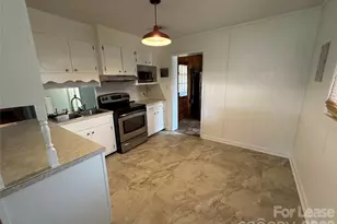 805 Furman St, Dallas, NC 28034 - Photo 4