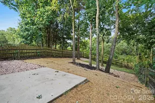 13634 Riding Hill Ave, Charlotte, NC 28213 - Photo 16