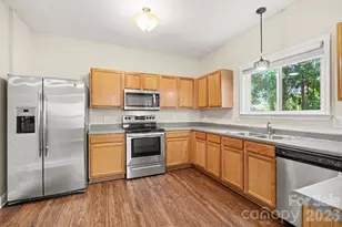 13634 Riding Hill Ave, Charlotte, NC 28213 - Photo 6