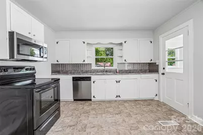 808 Lowery Street, Shelby, NC 28152 - Photo 2