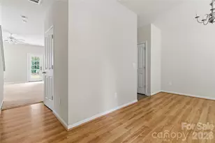 1520 Peaceful Way Dr, Charlotte, NC 28206 - Photo 6