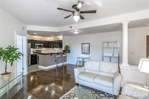 718 W Trade St, Charlotte, NC 28202 - Photo 2