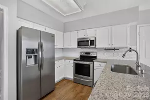 5936 Downfield Wood Dr, Charlotte, NC 28269 - Photo 16