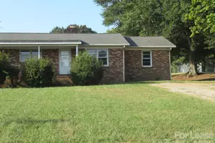 2084 Shuford Rd, Lincolnton, NC 28092 - Photo 2