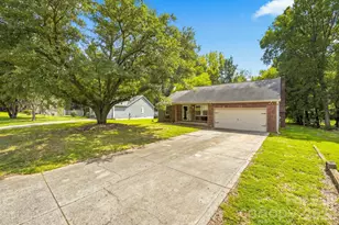 11407 Antebellum Dr, Charlotte, NC 28273 - Photo 2