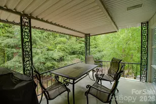36 Clarendon Rd, Asheville, NC 28806 - Photo 4