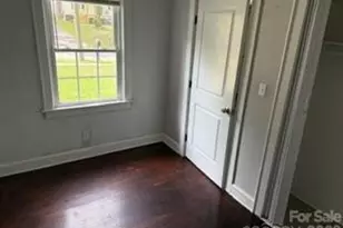 826 W Davidson Ave, Gastonia, NC 28052 - Photo 8