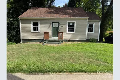 826 W Davidson Avenue, Gastonia, NC 28052 - Photo 1