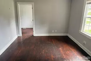 826 W Davidson Ave, Gastonia, NC 28052 - Photo 2