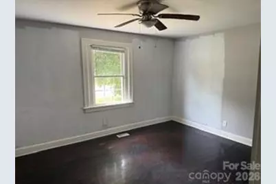 826 W Davidson Avenue, Gastonia, NC 28052 - Photo 6
