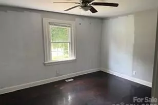 826 W Davidson Ave, Gastonia, NC 28052 - Photo 6