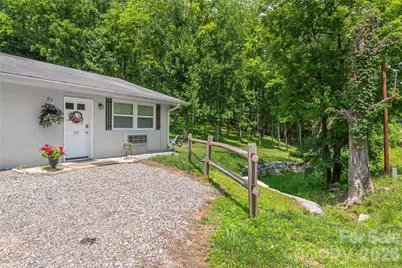 702 Love Joy Road, Canton, NC 28716 - Photo 14
