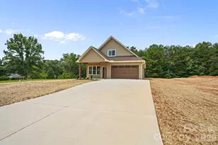 708 Meadowood St, Hudson, NC 28638 - Photo 2