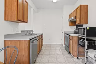 4313 Eaves Ln, Charlotte, NC 28215 - Photo 18