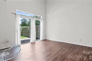 4313 Eaves Ln, Charlotte, NC 28215 - Photo 8