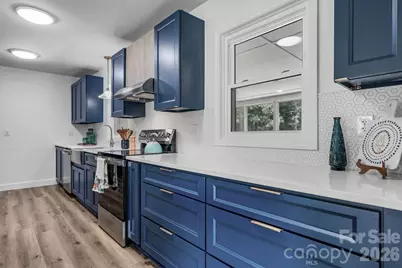 2266 9th Avenue Drive NE, Hickory, NC 28601 - Photo 10