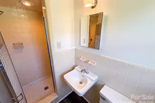 8901 Hood Rd, Charlotte, NC 28215 - Photo 20