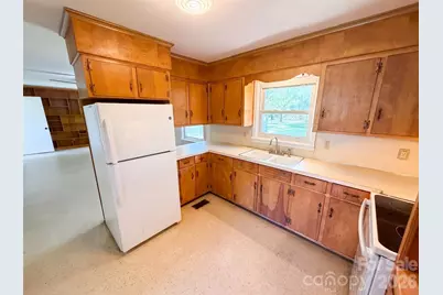8901 Hood Road, Charlotte, NC 28215 - Photo 12