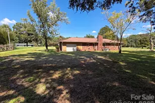 8901 Hood Rd, Charlotte, NC 28215 - Photo 24