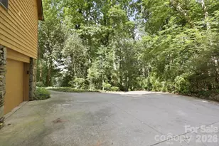 34 Tuckaway Dr, Asheville, NC 28803 - Photo 38