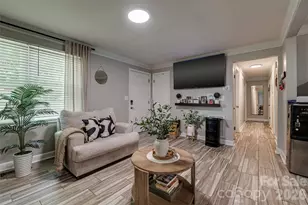 531 Stilwell Oaks Cir, Charlotte, NC 28212 - Photo 6