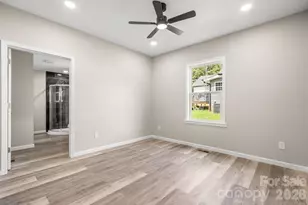 242 8th Ave Dr SW, Hickory, NC 28602 - Photo 8