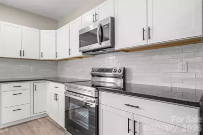 242 8th Avenue Drive SW, Hickory, NC 28602 - Photo 6