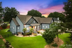 129 Aqua Dr, Mooresville, NC 28117 - Photo 2