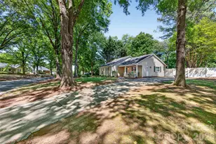 9131 Glisson Ct, Charlotte, NC 28210 - Photo 2