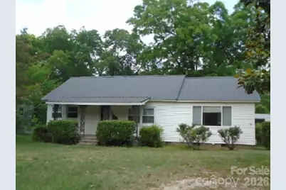 512 E Vance Street, Laurinburg, NC 28352 - Photo 1