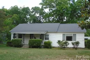 512 E Vance St, Laurinburg, NC 28352 - Photo 1