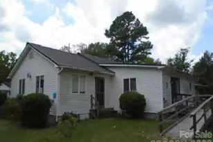 512 E Vance St, Laurinburg, NC 28352 - Photo 2