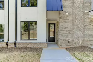 1107 Parkside Greenway Dr, Charlotte, NC 28209 - Photo 2