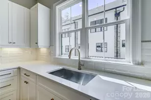 1107 Parkside Greenway Dr, Charlotte, NC 28209 - Photo 14