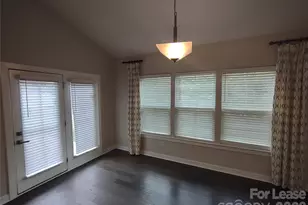 10474 Black Locust Ln, Charlotte, NC 28215 - Photo 10