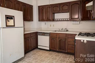 1006 3rd Ave W, Hendersonville, NC 28739 - Photo 4
