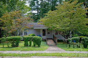 1006 3rd Ave W, Hendersonville, NC 28739 - Photo 1