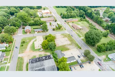 1010 Shelton Avenue, Statesville, NC 28677 - Photo 6