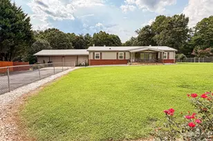 1898 Henry Smith St, Hickory, NC 28601 - Photo 2