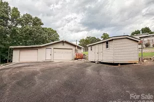 1898 Henry Smith St, Hickory, NC 28601 - Photo 36