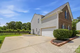7724 Dinniston Dr, Huntersville, NC 28078 - Photo 2