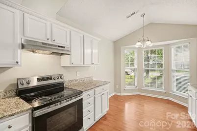 9819 Veronica Drive, Charlotte, NC 28215 - Photo 6